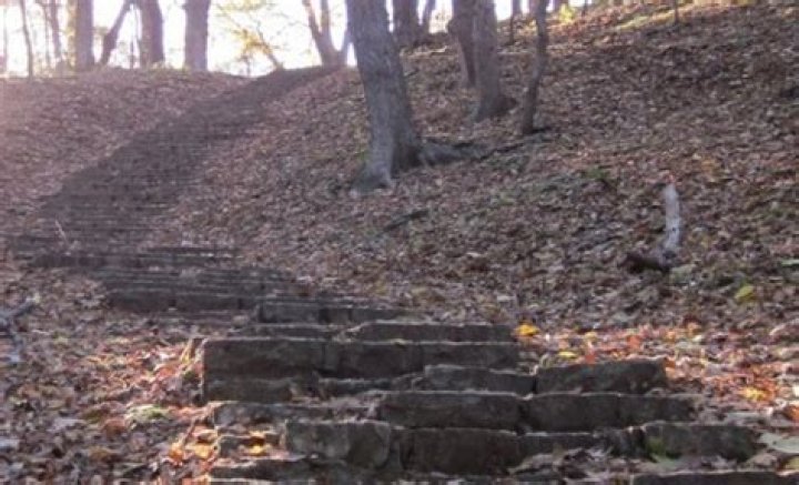How many stairs are in Hummel Park?